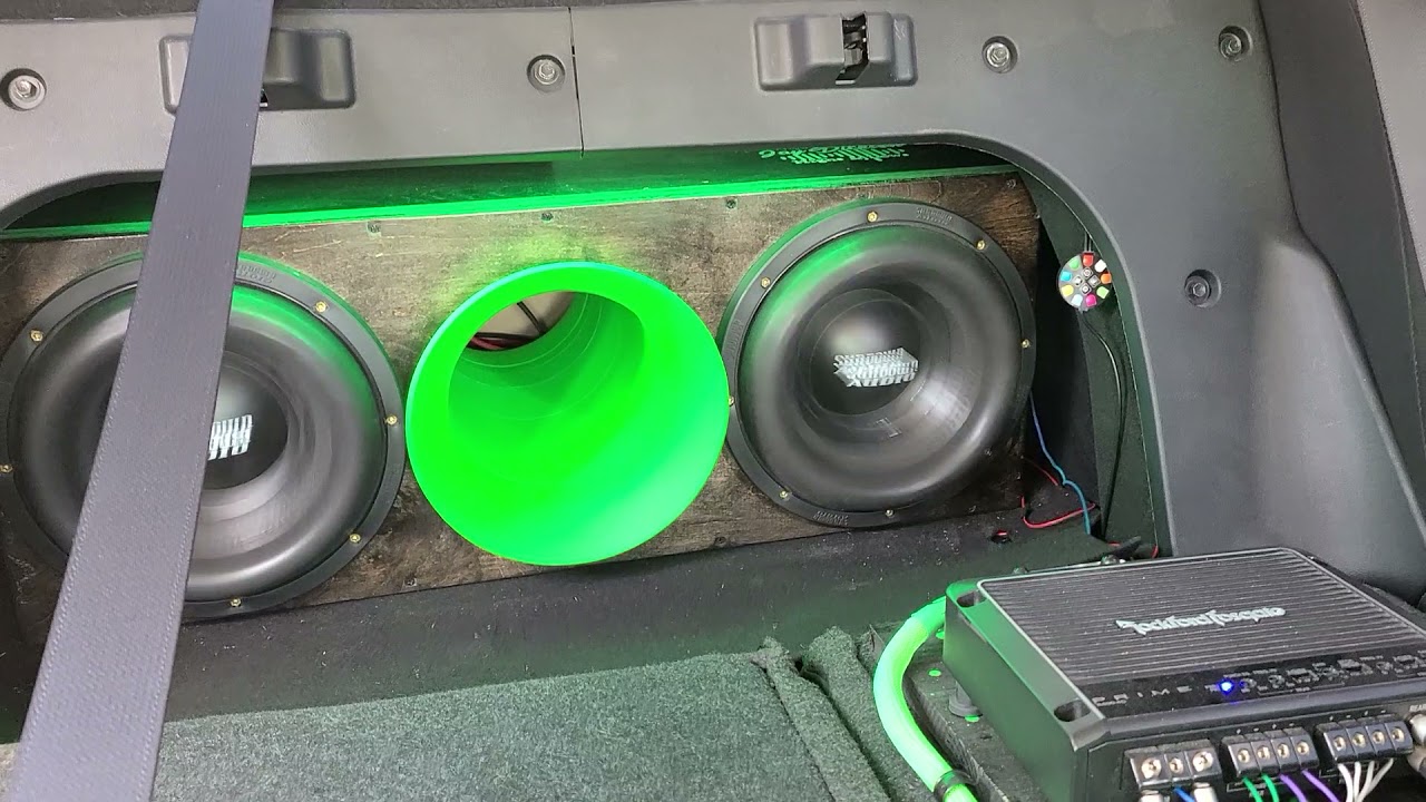 Trunk build 2 zv5 10's on a MD 8k BOOM BABY 💜