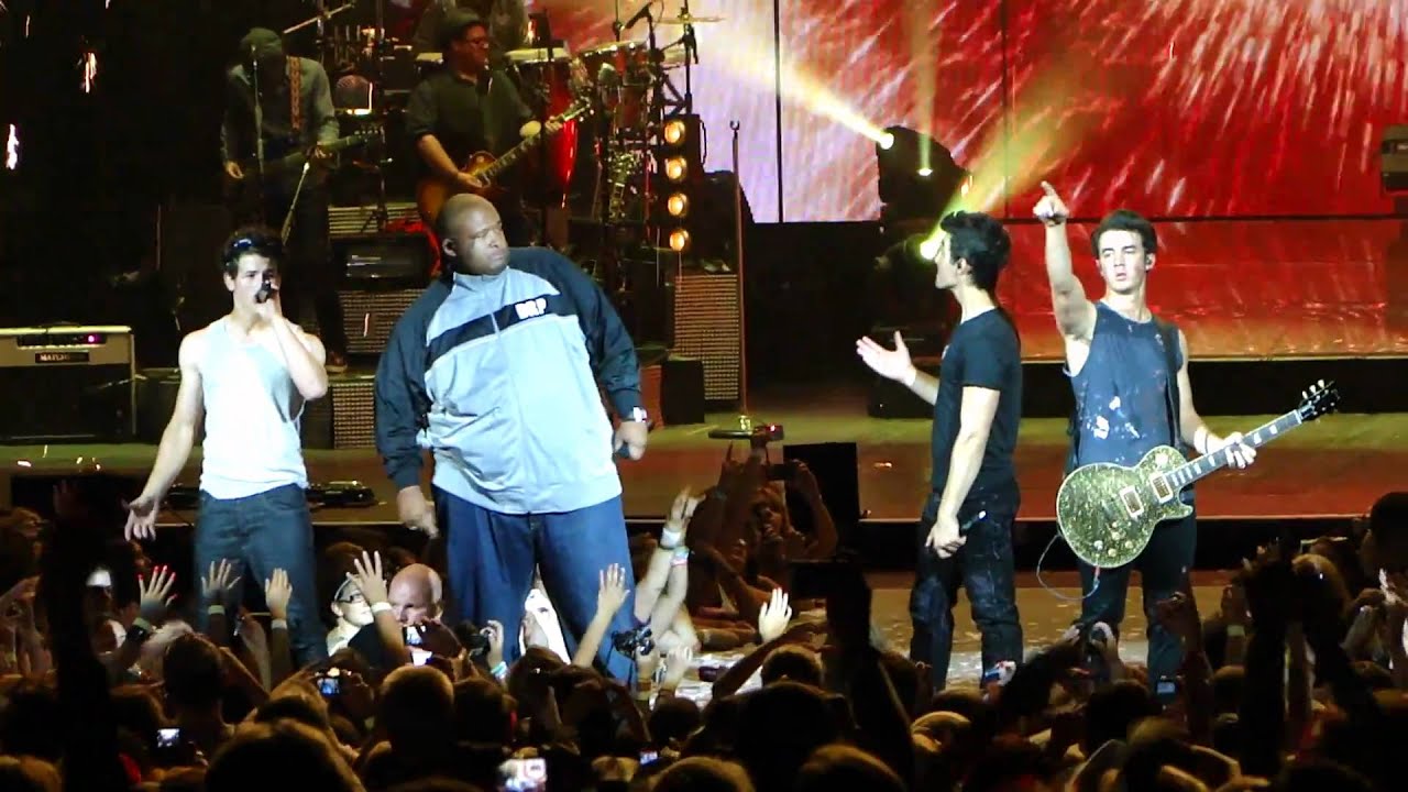 Burnin' Up 2010 by the Jonas Brothers (with Big Rob) in High Definition (HD)