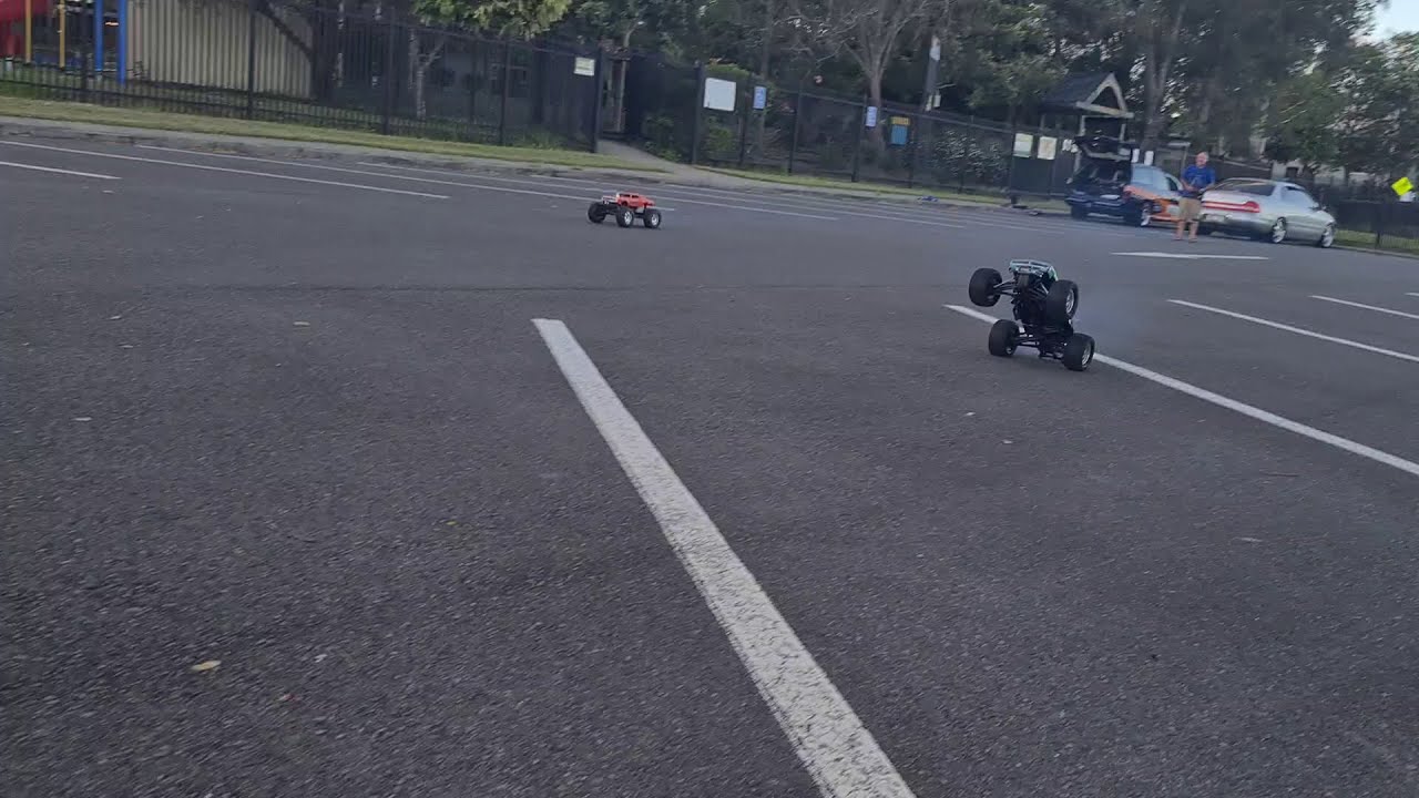 Нитро-монстры Traxxas Revo и HPI Savage.