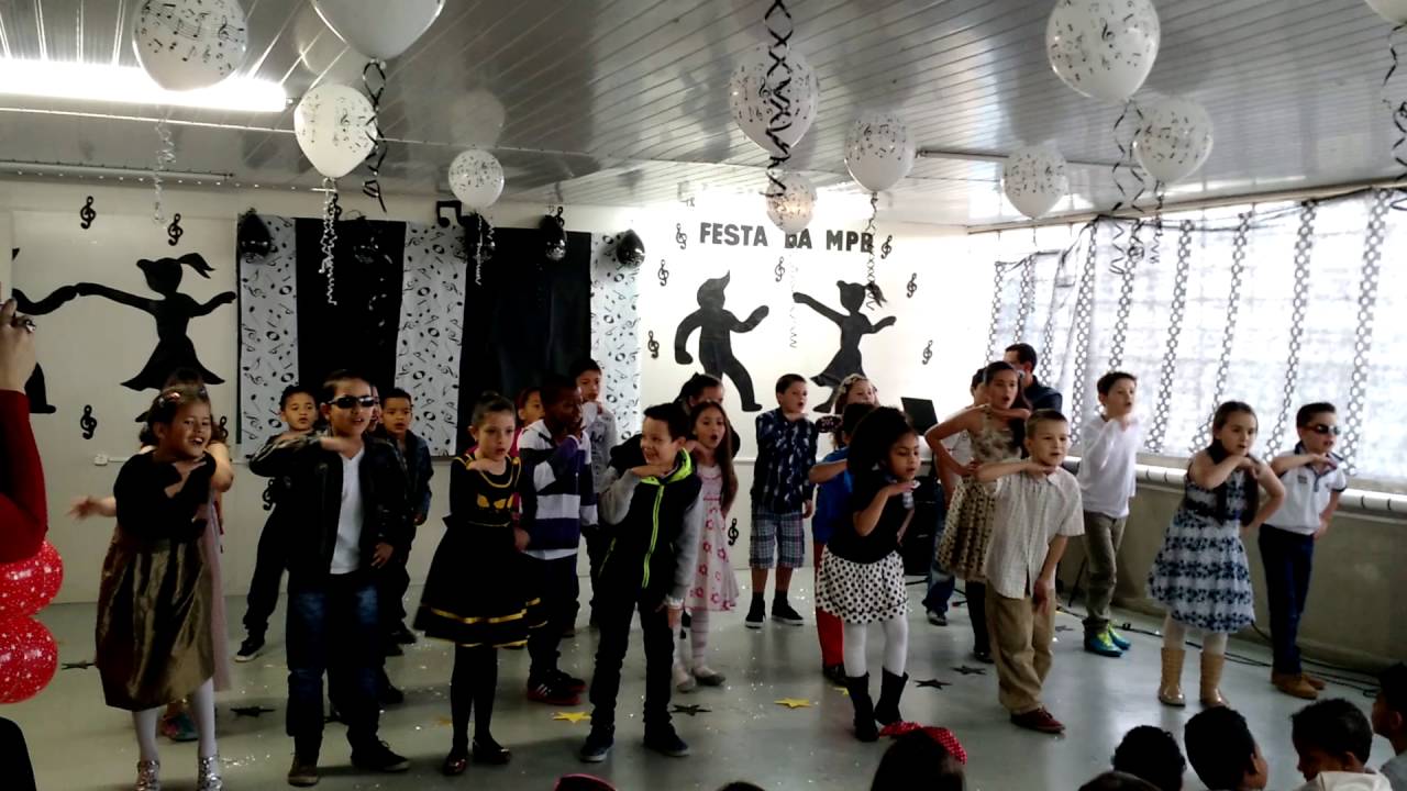 Festa da MPB - Splish Splash Meus alunos do 3°B(manhã)