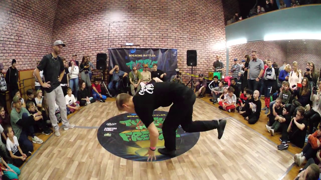 полуфинал pro 1x1 - bboy Муха vs bboy White Diamond г.Хвалынск - брейкданс TurtleFreeze Battle