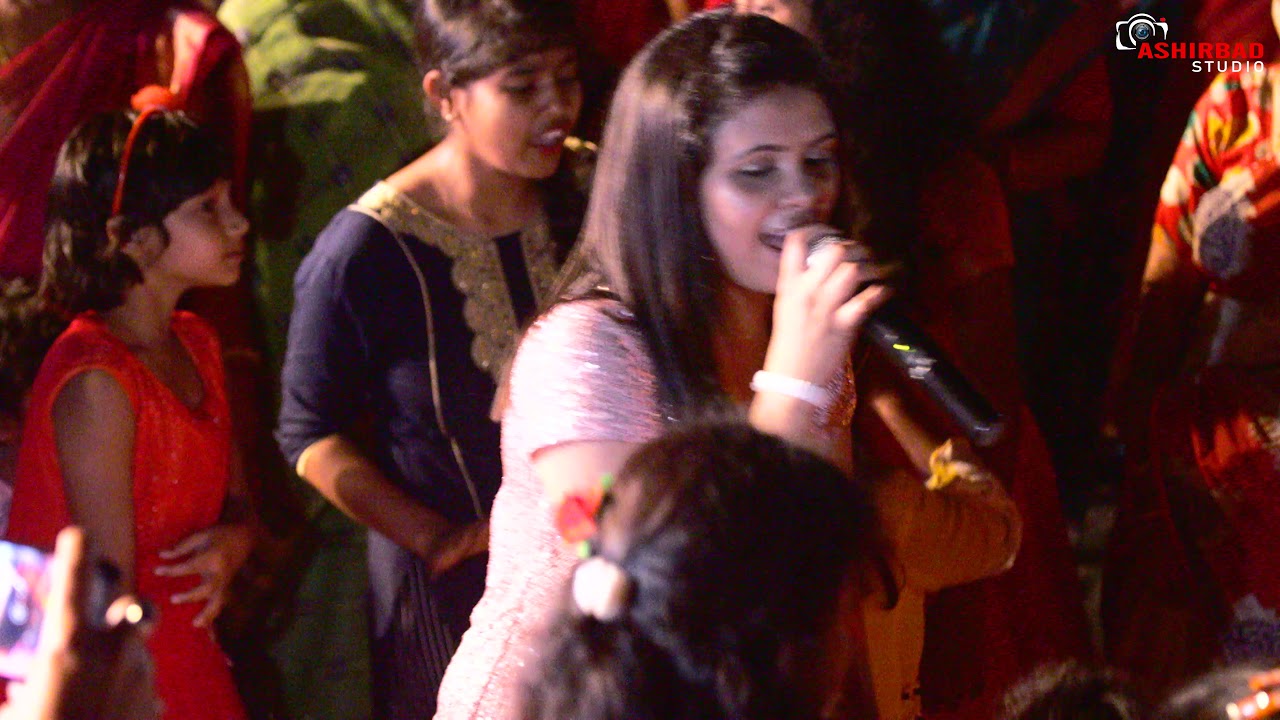 Nagin Nagin Dance || Nagin .. Bajatey Raho || Singing Live On Stage shreemayee