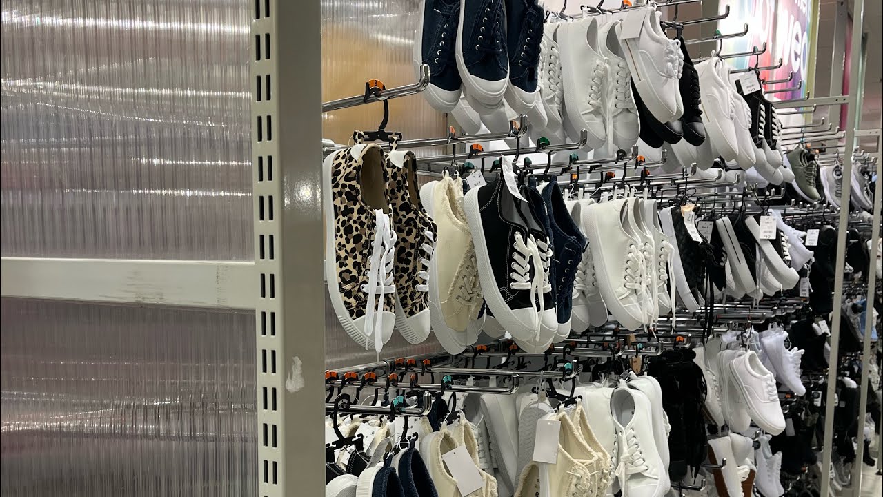 SHOPPING EXPERIENCE IN AUSTRALIA FROM AN INTERNATIONAL STUDENTS POINT OF VIEW / QUEENSLAND/ MALLU/