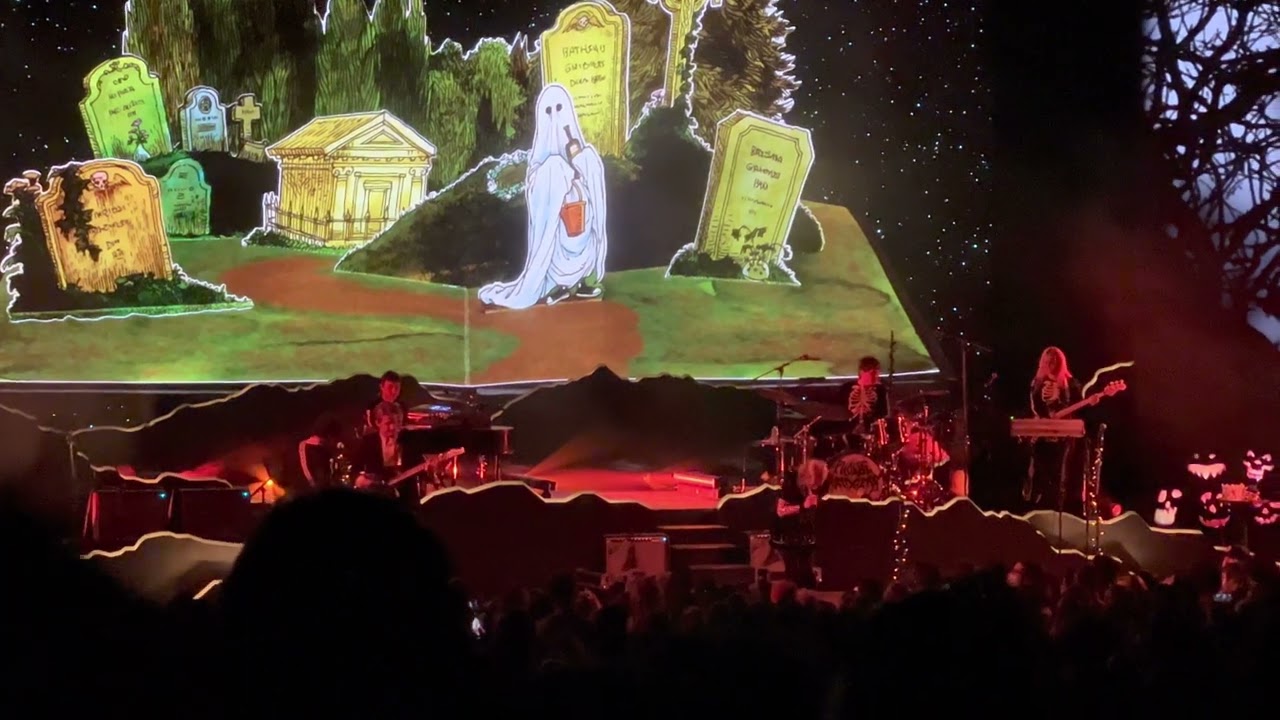 Halloween (Live) - Phoebe Bridgers