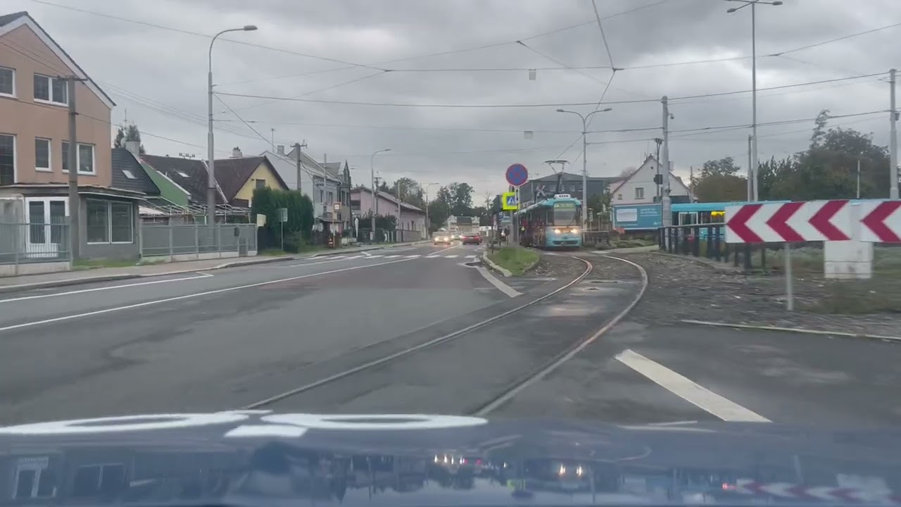 Slečna Beáta (17. let ), první jízda venku - na konci krátké opakování ovládání světel. 