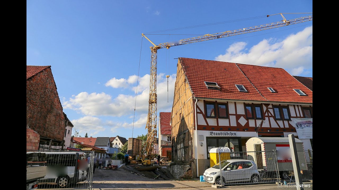 Kran droht umzukippen: 200 Menschen müssen evakuiert werden