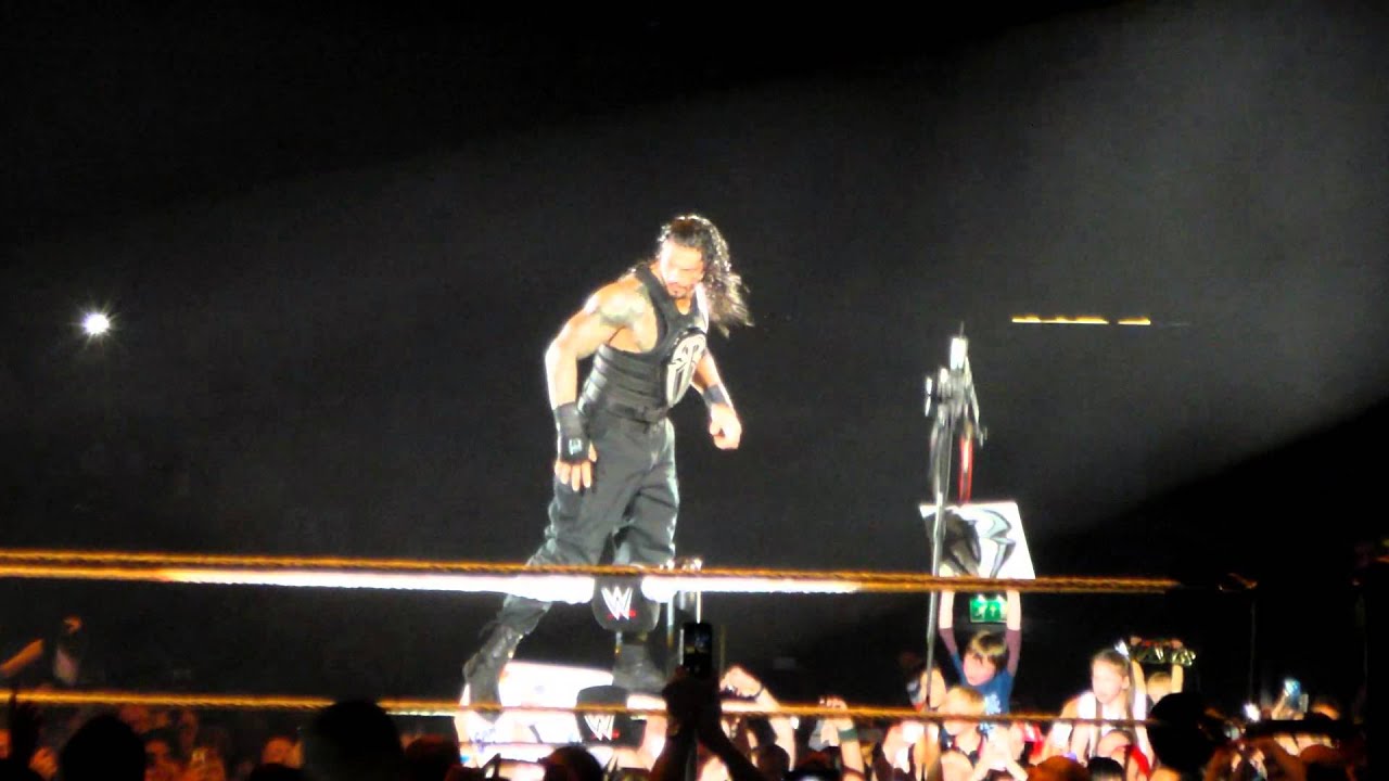 WWE Live 2015 Glasgow - Roman Reigns Entrance