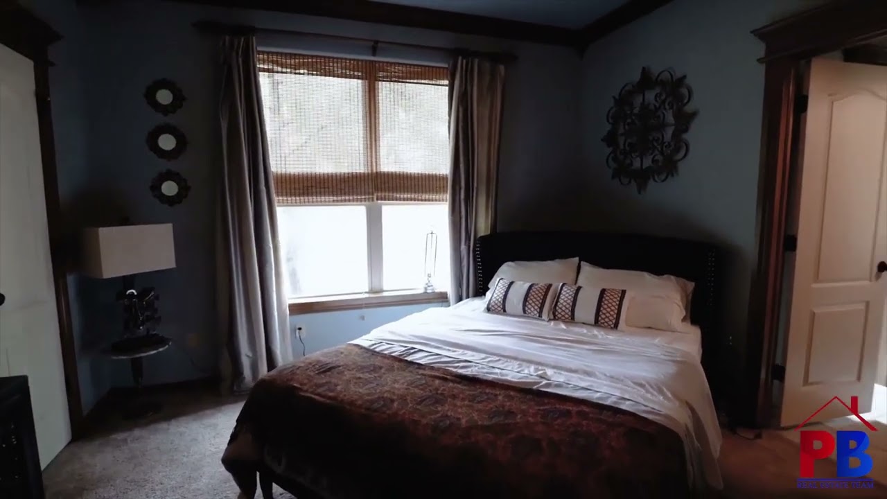 Lavish and absolutely gorgeous custom home in Wyatt Acres