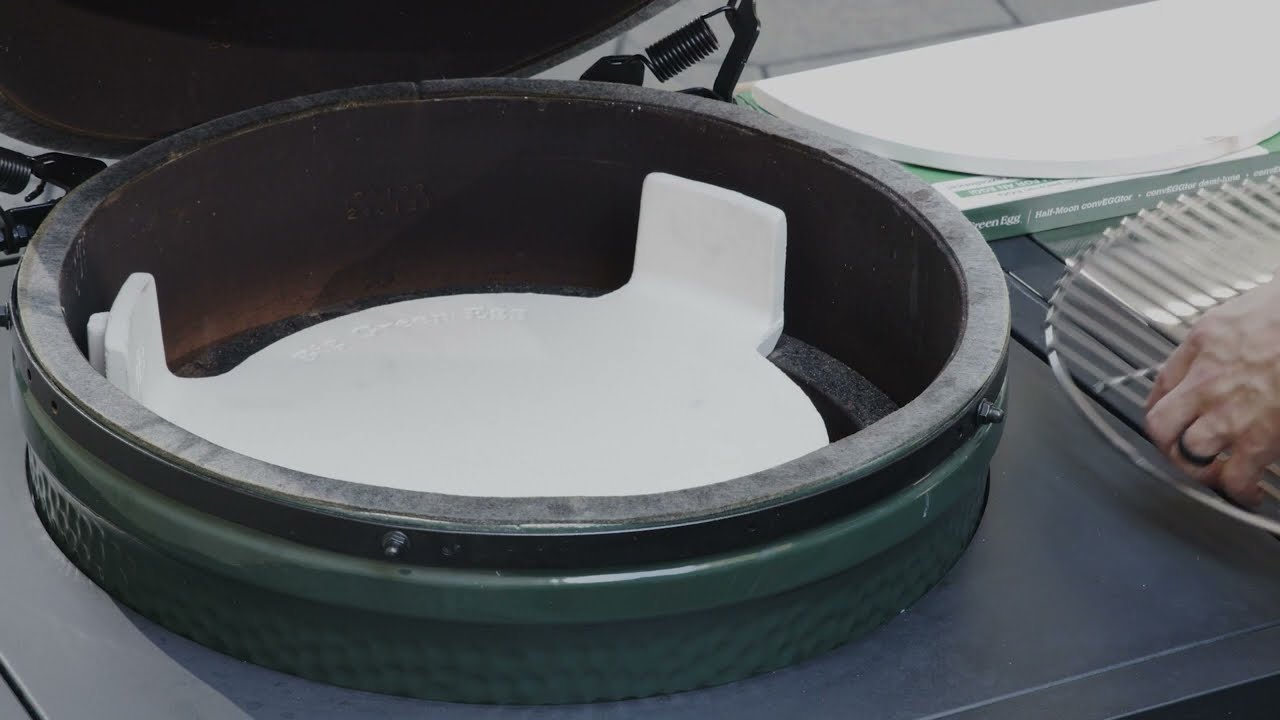 Everything you need to know about convEGGtors (Plate-Setters), Baking Stones and Pizza Stones