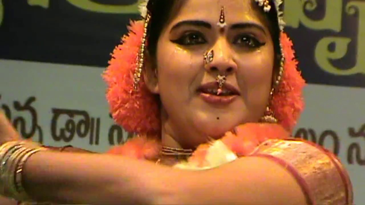 Aye Mere Watan Ke Logon; Patriotic Dance Perfomance by Veena Amuda.