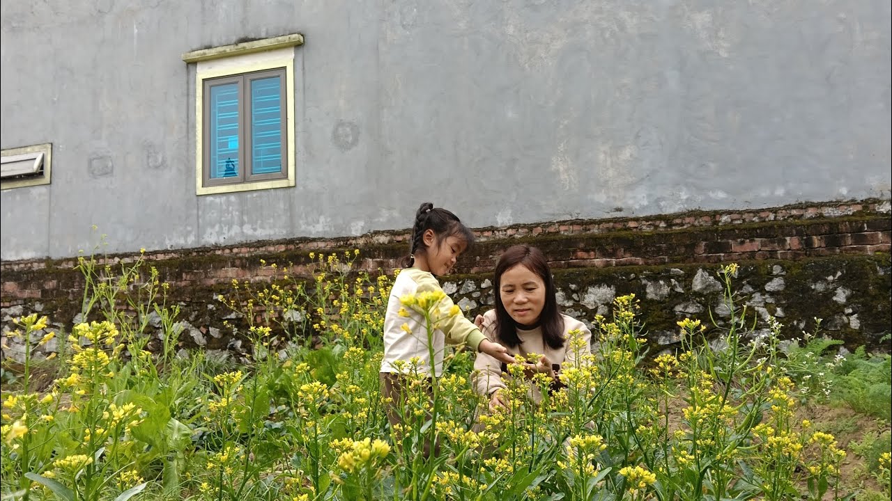 Hết tết mẹ con lại ra vườn Du xuân 