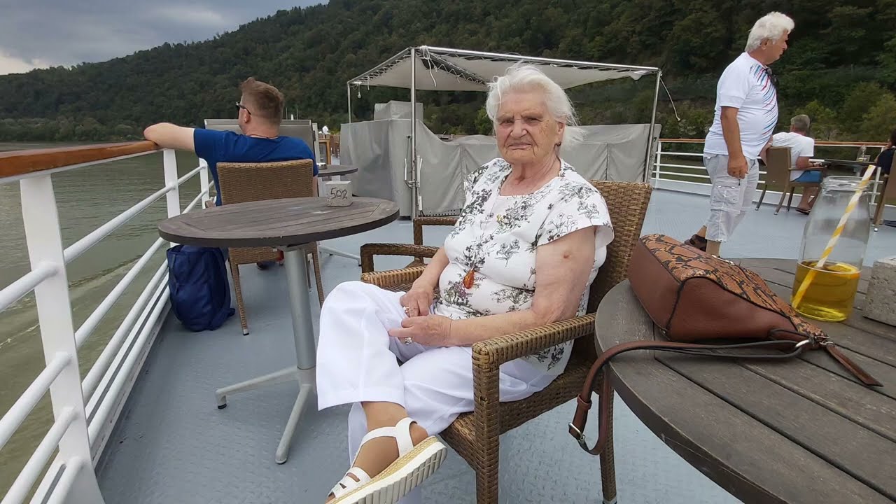 Eine Donauschifffahrt zum 90. Geburtstag 🎂  meiner Mutter 