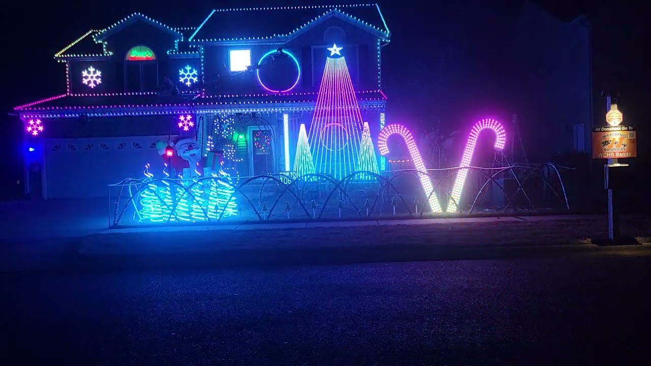 2022 Griswold Way Lights A Christmas Storm