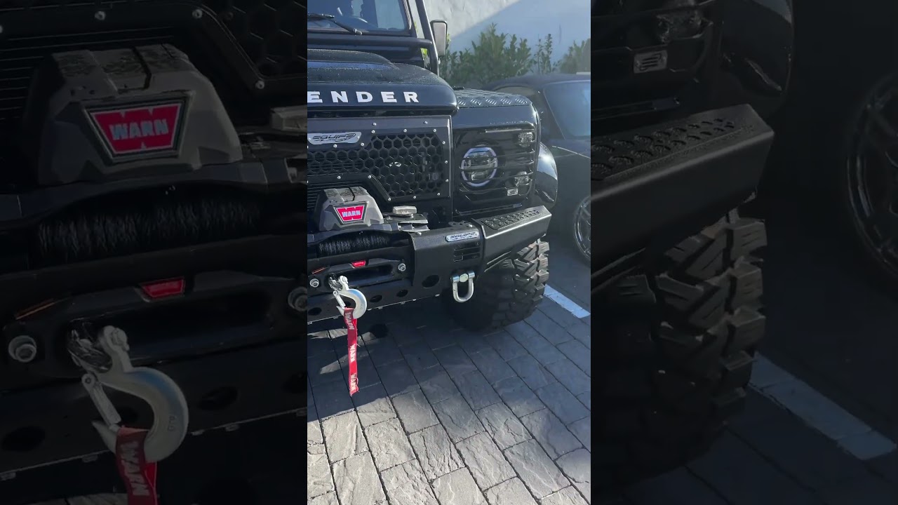 Look at this bad boy 6x6 Land Rover Defender. #carspotting #landrover #defender110