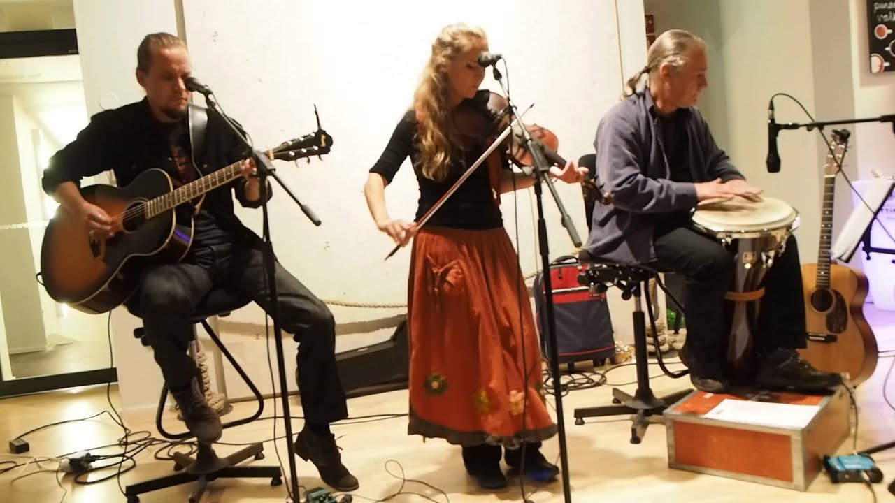 Ampiainen - Ninni Poijärvi, Edu Kettunen, Mika Kuokkanen