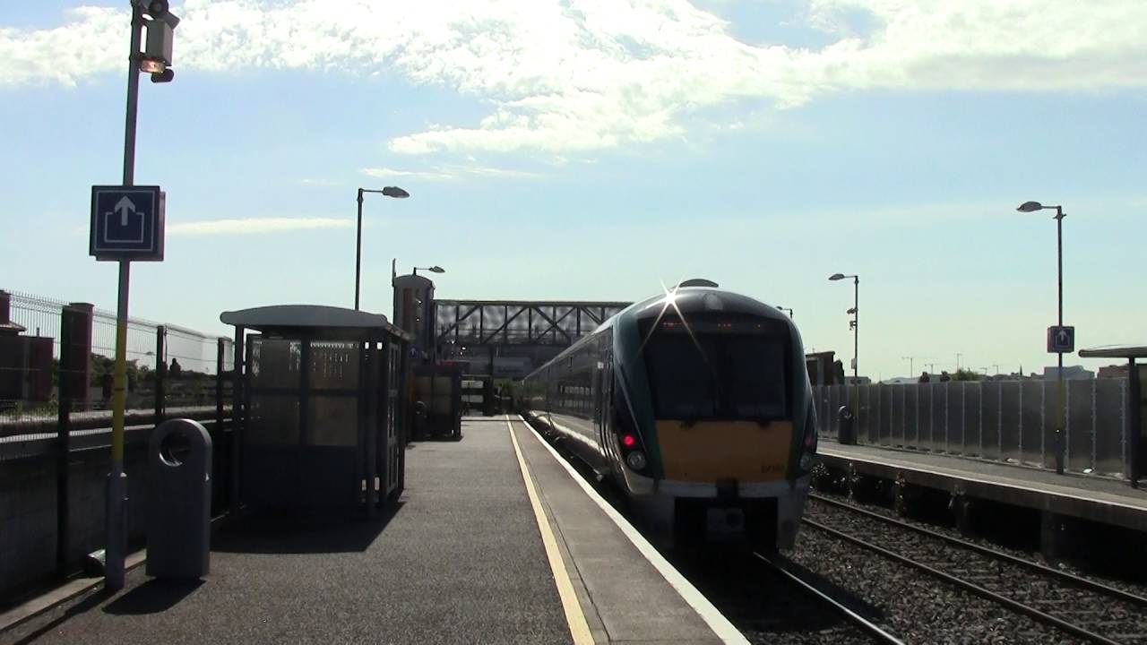 Drumcondra HD-Irish Rail 22000 class no.22046+22053 depart on service to Dublin Pearse