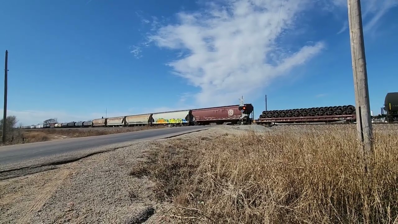 Bnsf manifest train meets stack train 