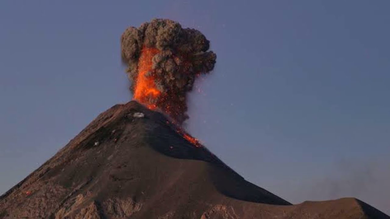 The Active volcano in Colombia;Galeras|volcano eruption