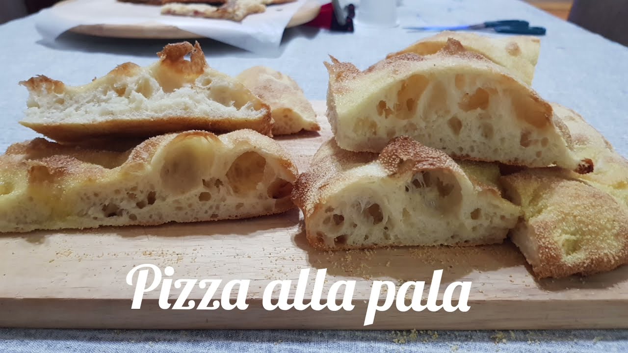 Nel forno di casa pizza alla pala. Pronta in sole 6 ore! 70% di idratazione!