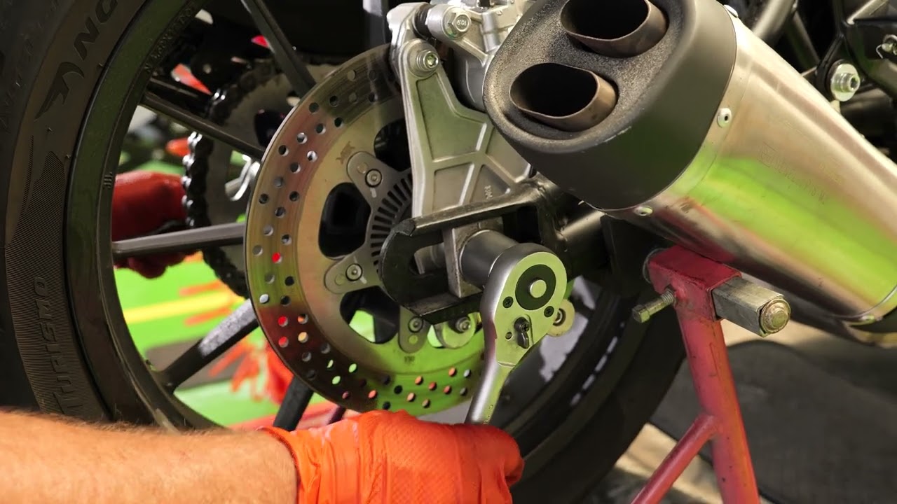 Benelli Leoncino 500 - EasyBlock Motorcycle Wheel Lock