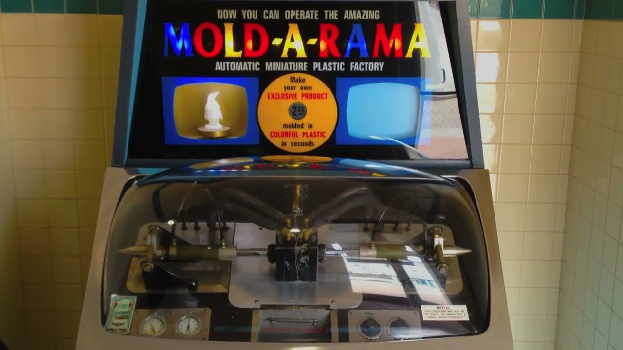 MOLD-A-RAMA machines Brookfield Zoo Chicago - Penguin white