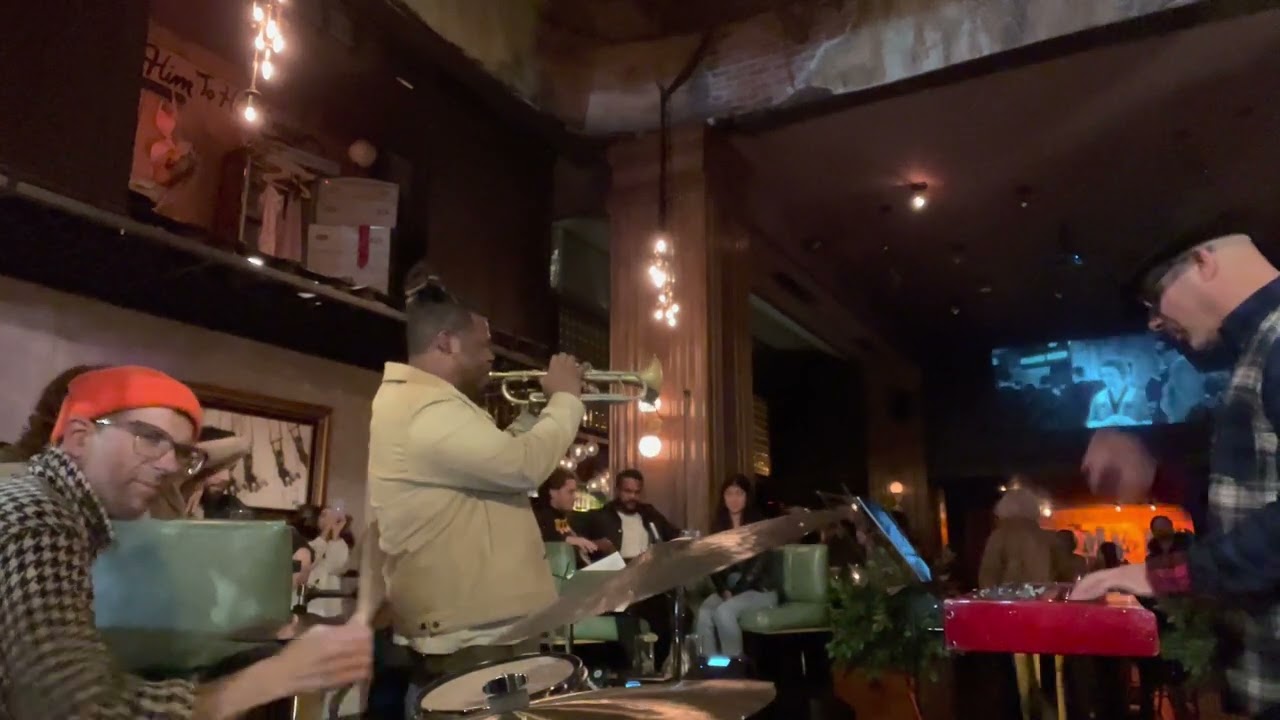 Mark Guiliana, Keyon Harrold & Sam Barsh Live - 