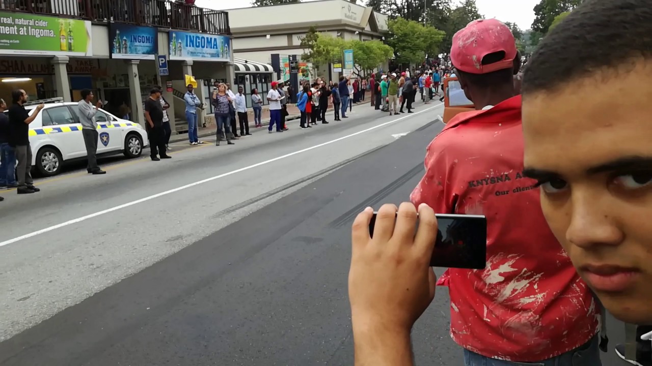 Knysna Car Meet (Leaving cars!)