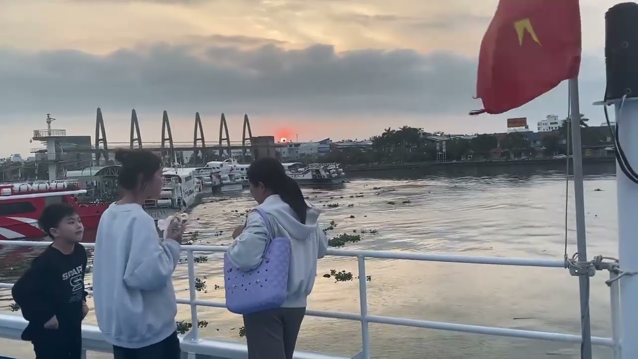 Chuyến phà đầu tiên bình minh lên ra phú quốc 