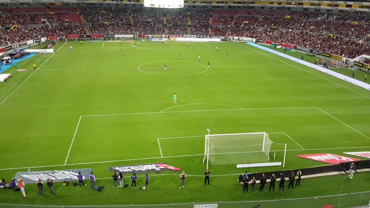 Atlas vs Pachuca (cánticos barra 51 y gol de Madueña)