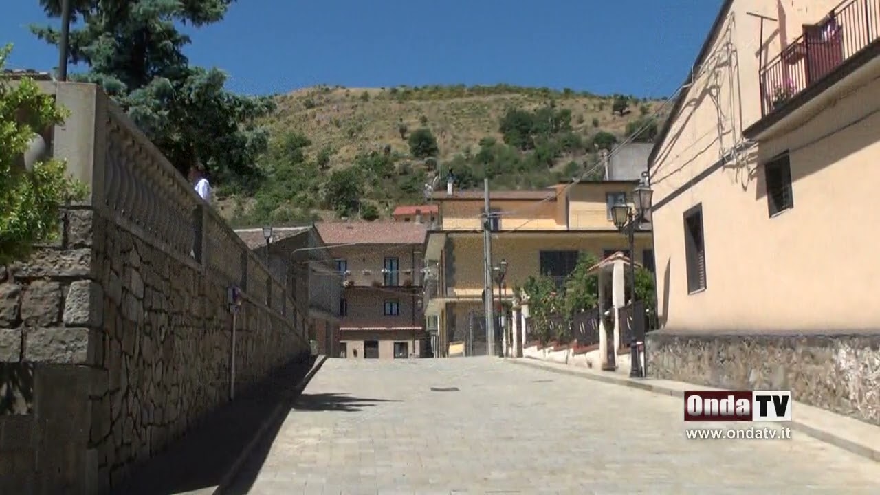 Assenteismo e false attestazioni, misure cautelari per sei dipendenti comunali