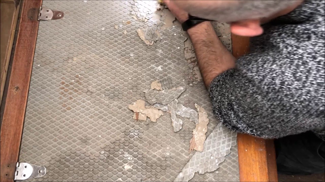 DIY Boat Restoration: Removing Treadmaster