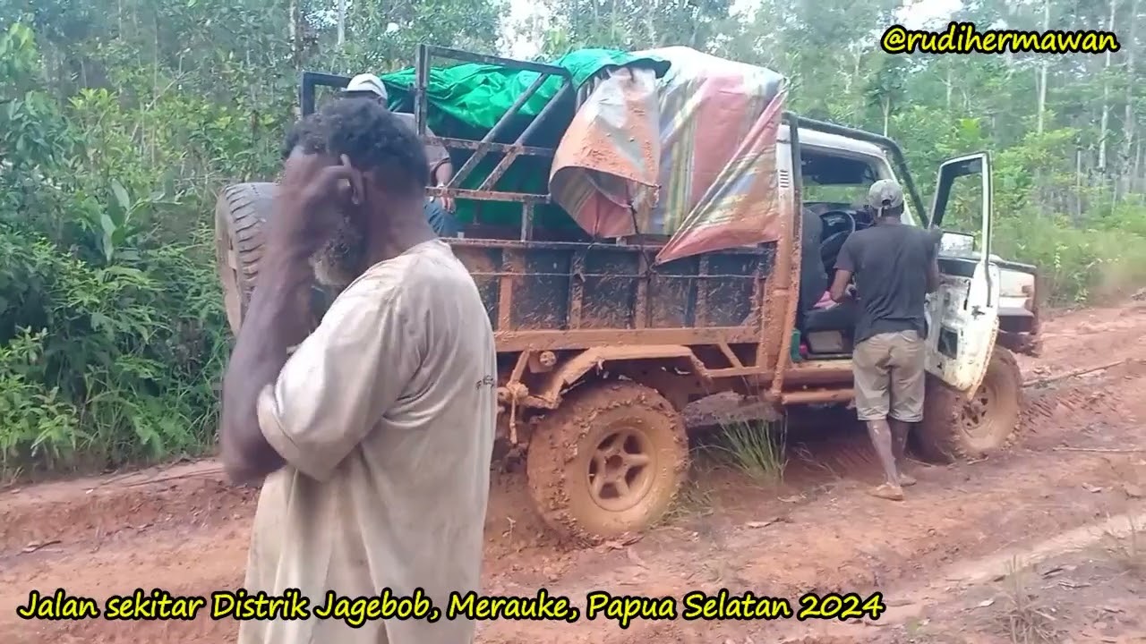 KONDISI JALAN DI DISTRIK JAGEBOB MERAUKE PAPUA SELATAN 2024