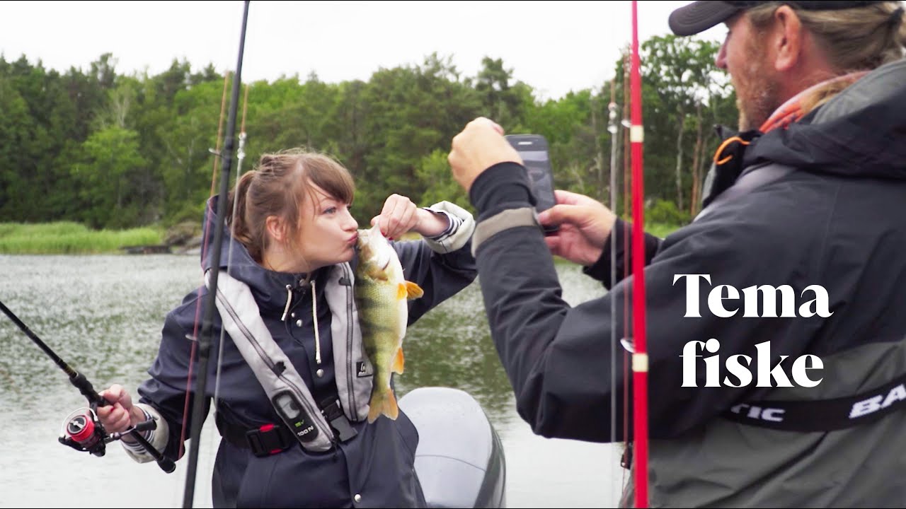 Fiskar med en fiskeguide och får röka fisken i en slottsbod!