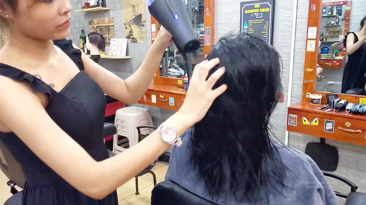 Hair washing service for Vietnamese women, relaxing with beautiful girl