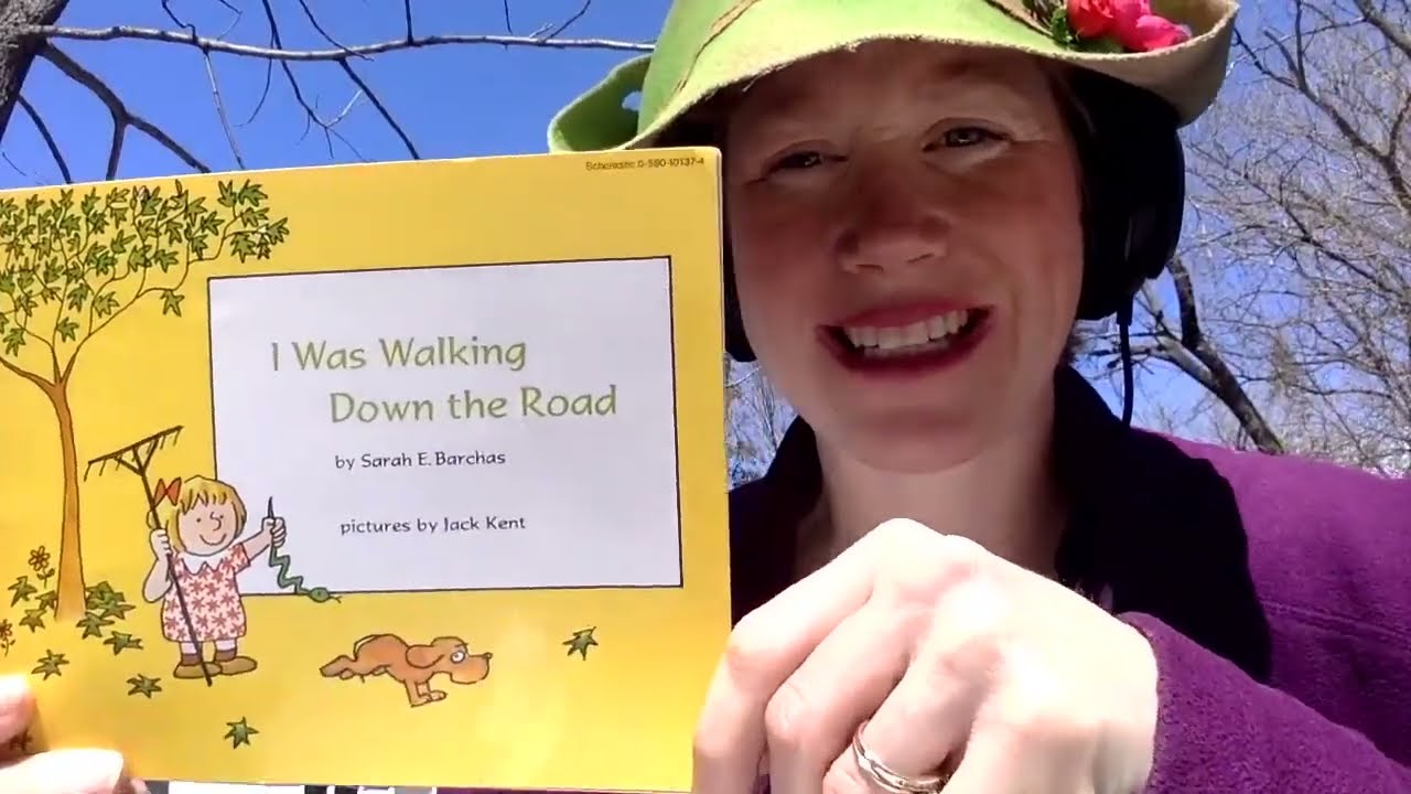 I was walking down the road By  Sarah E  Barchas, Illustrated by  Jack Kent