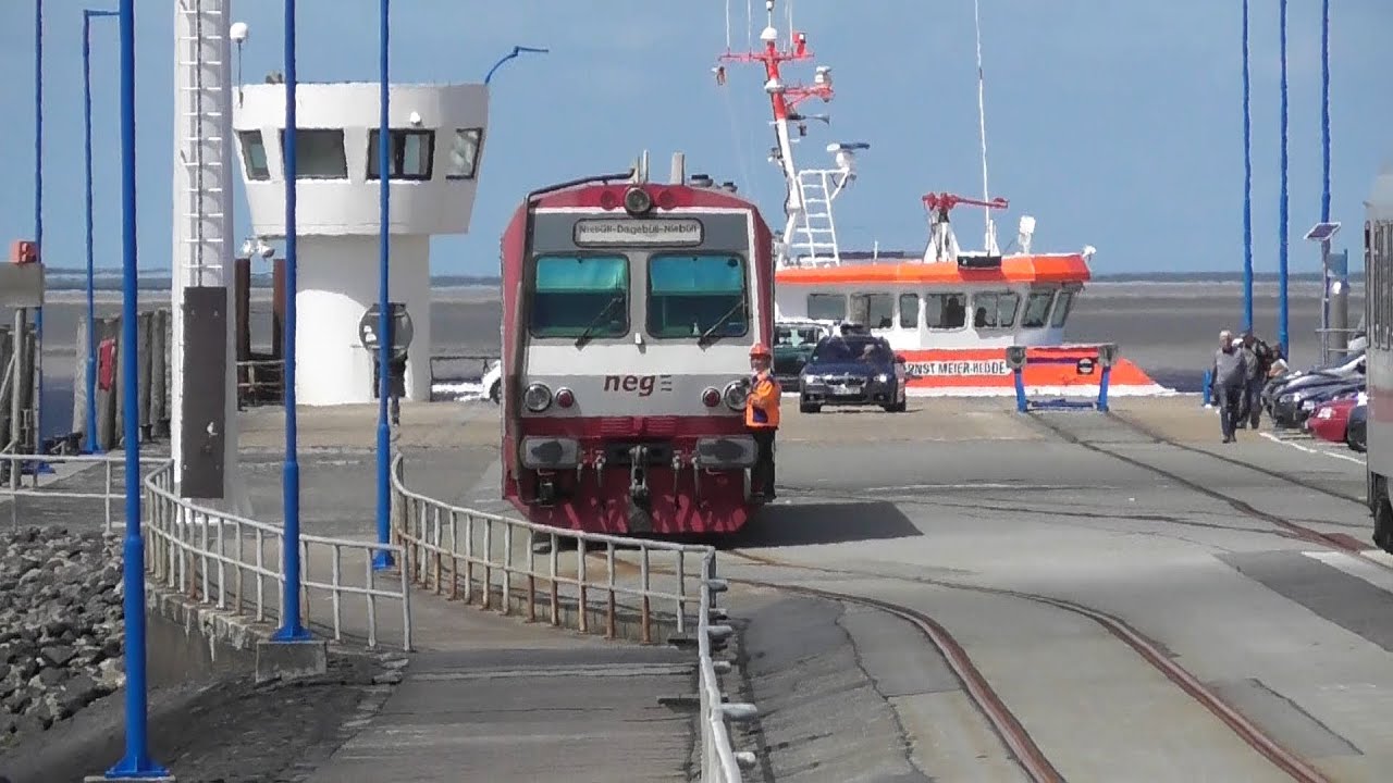 NEG   Ein Österreicher auf der Mole in Dagebüll