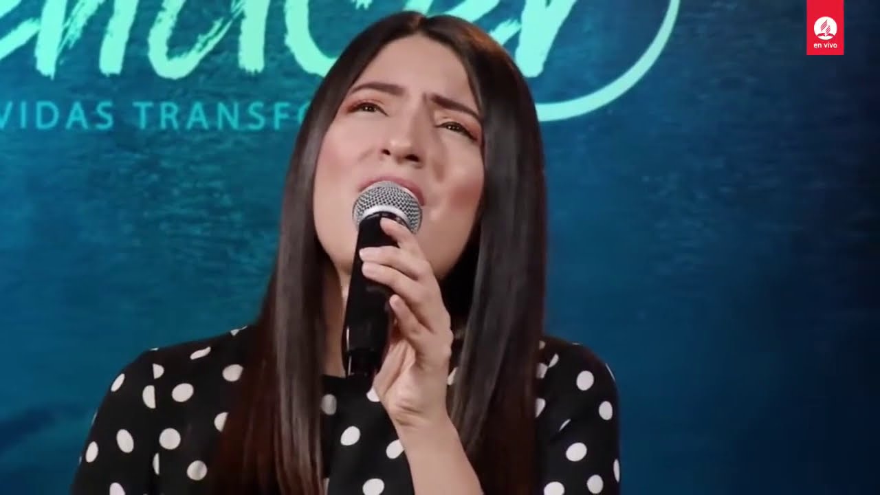 Karen Cruzado - El himno de la batalla (En vivo)