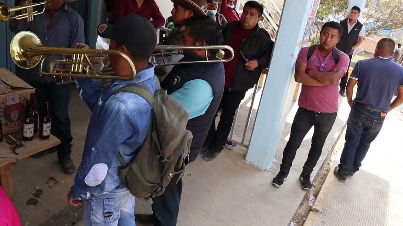 😱😱Banda Santa Cecilia de Moyotepec interpreta - ANILLO GRABADO - de esta manera😱😱