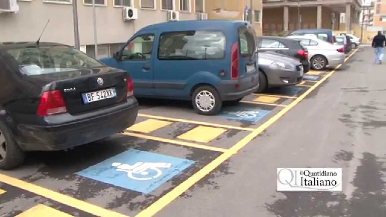 Posti per disabili occupati dai dipendenti del Di Venere