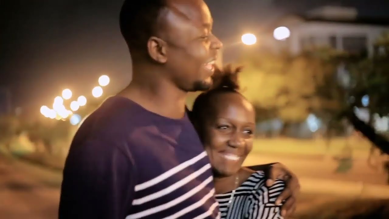 ZAMARADI MKETEMA AMUWEKA MUMEWE KWENYE BILLBOARD MSIMU HUU WA VALENTINE