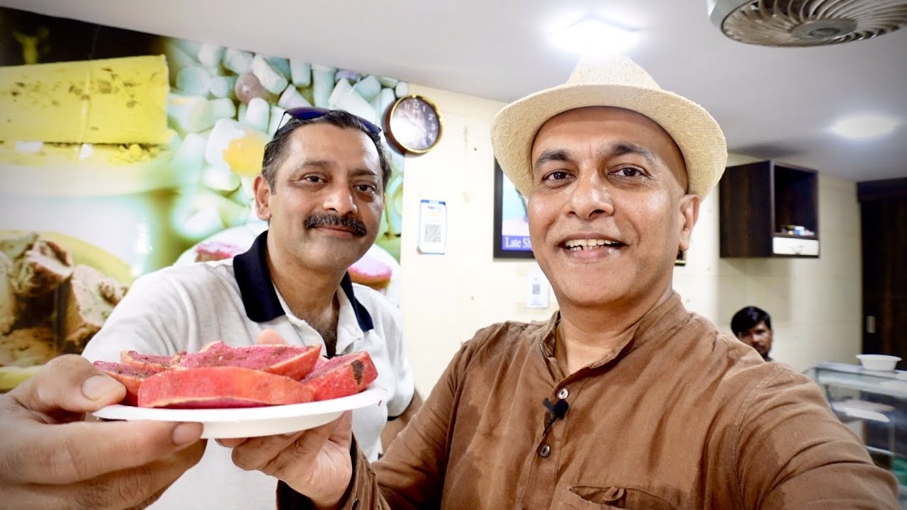Tasting Old Delhi’s Most Famous Pure Fruit Kulfi Since 1906! KUREMAL MAHAVIR PRASAD | Food Tour Ep 5