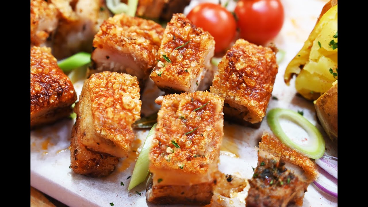 Свиной бок с хрустящей шкуркой Чичарон Chicharon. Соус из Хрена и салат из капуты. Секретный рецепт.