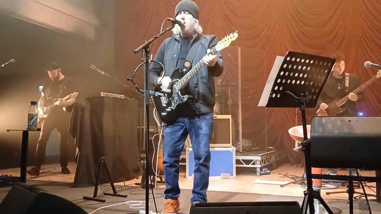 Badly Drawn Boy, Live, Edinburgh 2025.