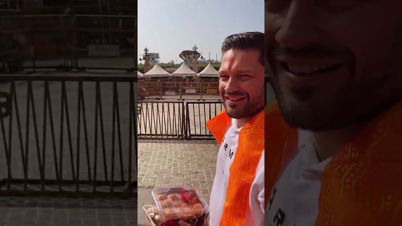 Is Darshan se jhat se bann jaate hai bigde kaam. baba 