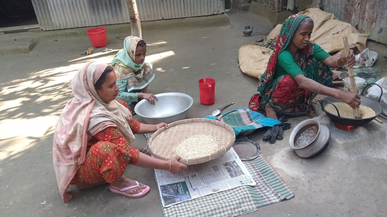গ্রামের মানুষেরা যে গোপন টিপস ফলো করে অনেক চমৎকার ভাবে মুড়ি ভাজেন/দেখলে অবাক হয়ে যাবেন❤️