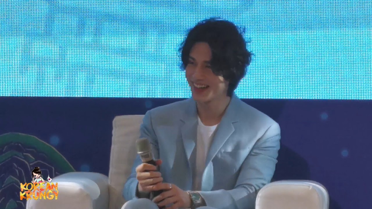 [20191005] LEE DONG WOOK 이동욱 ANSWERS QUESTIONS FROM FILIPINO FANS! GRACIOUSLY ACCEPTS FANCLUB CAKE!