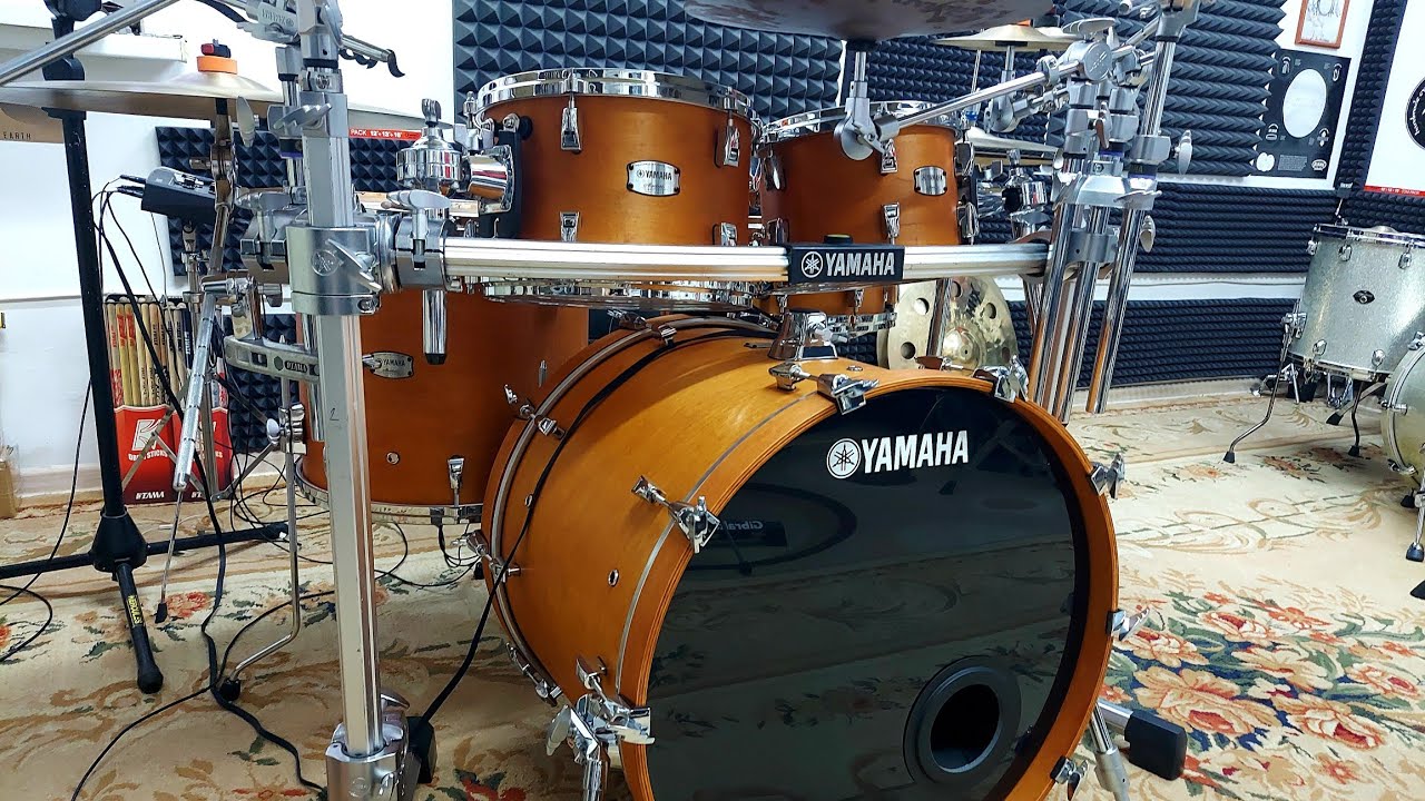 Yamaha hybrid maple drum set