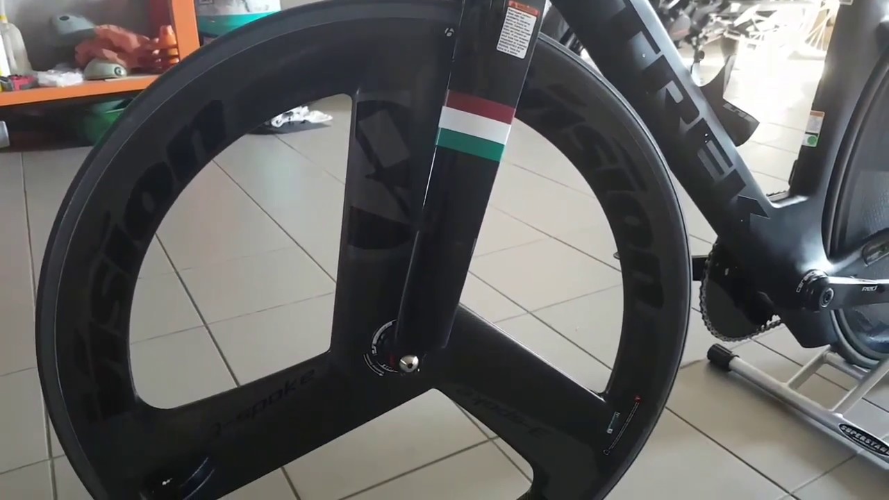 Tri-spoke or deep section: which is better for TT?