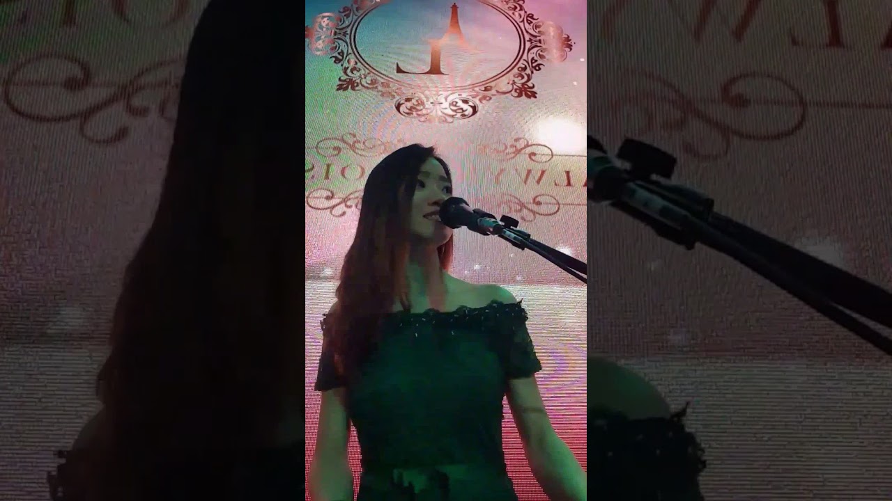 CT LIVE COVER - Love Me Like You Do