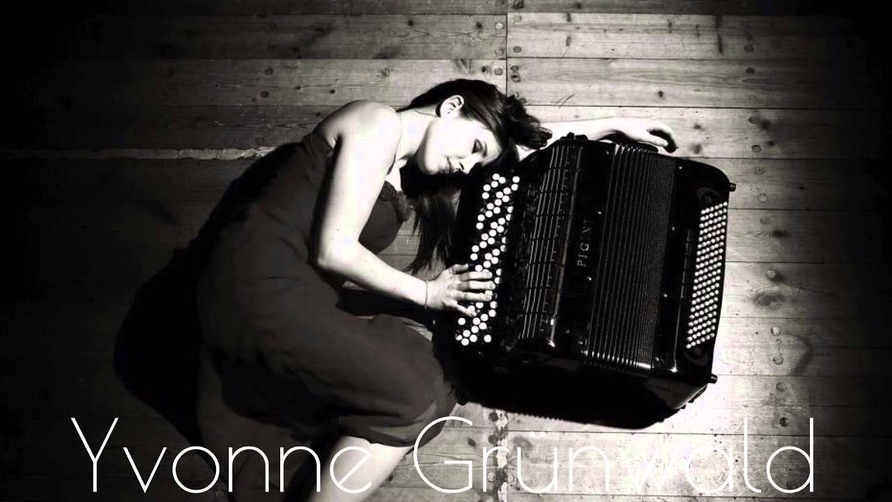 LIKE SWANS played by Yvonne Grünwald